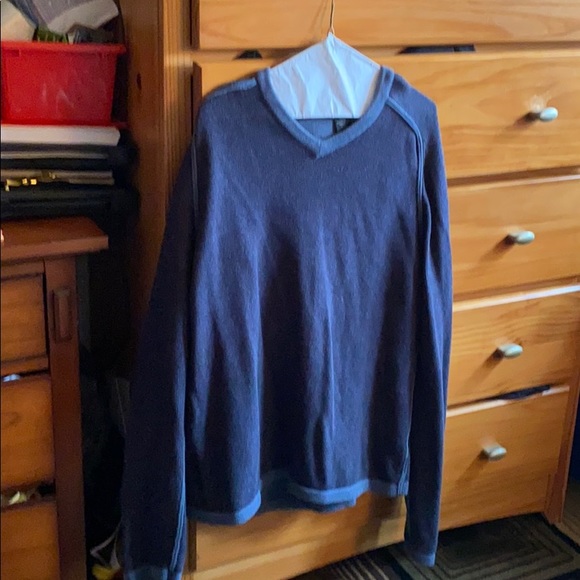 Sweater - Picture 1 of 2